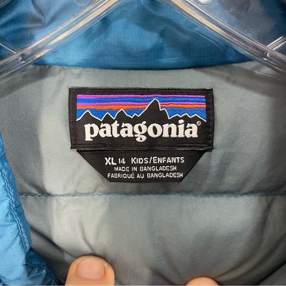 Patagonia Boys Down Sweater jacket, size L (14) Blue color . - Picture 10 of 11